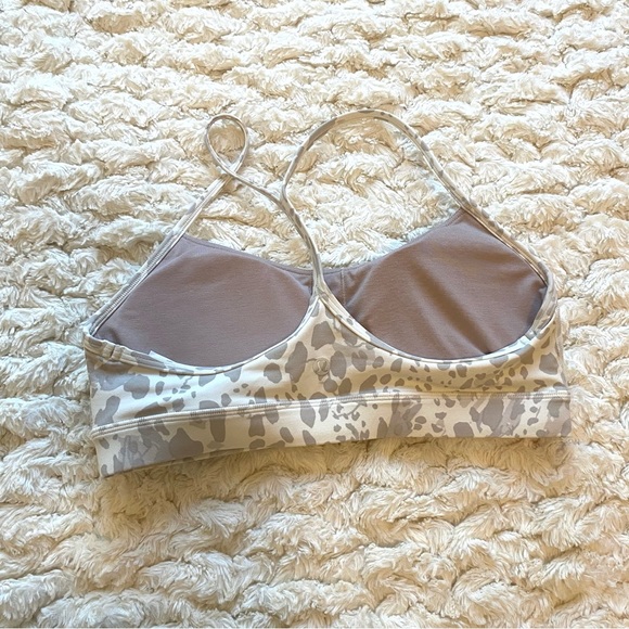 NWT lululemon Flow Y Nulu Bra - Picture 4 of 7